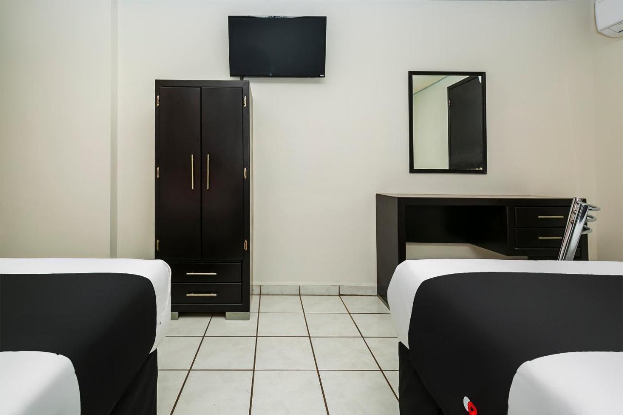 Capital O Hotel Victoria Морелия Екстериор снимка