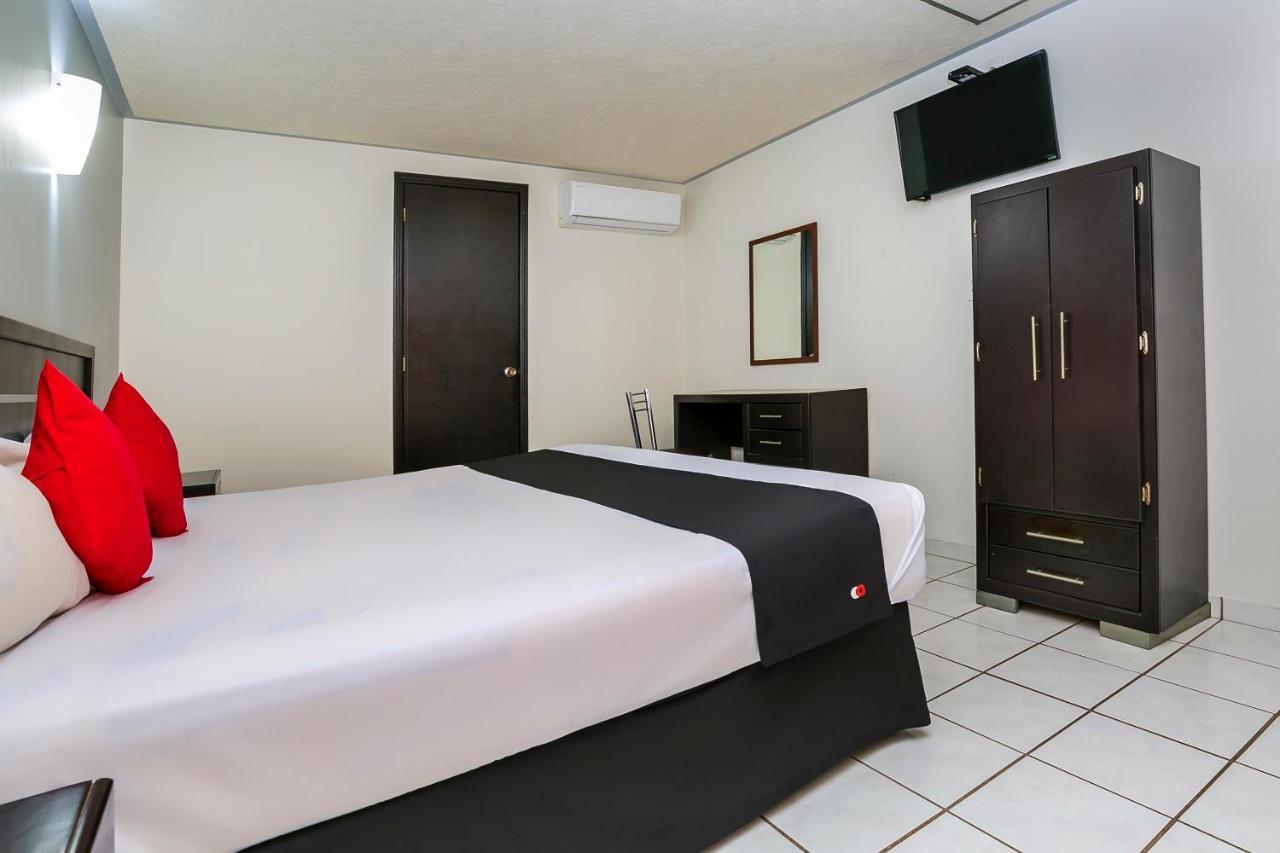 Capital O Hotel Victoria Морелия Екстериор снимка