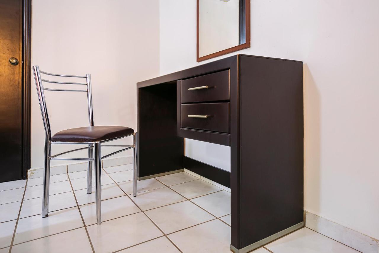 Capital O Hotel Victoria Морелия Екстериор снимка
