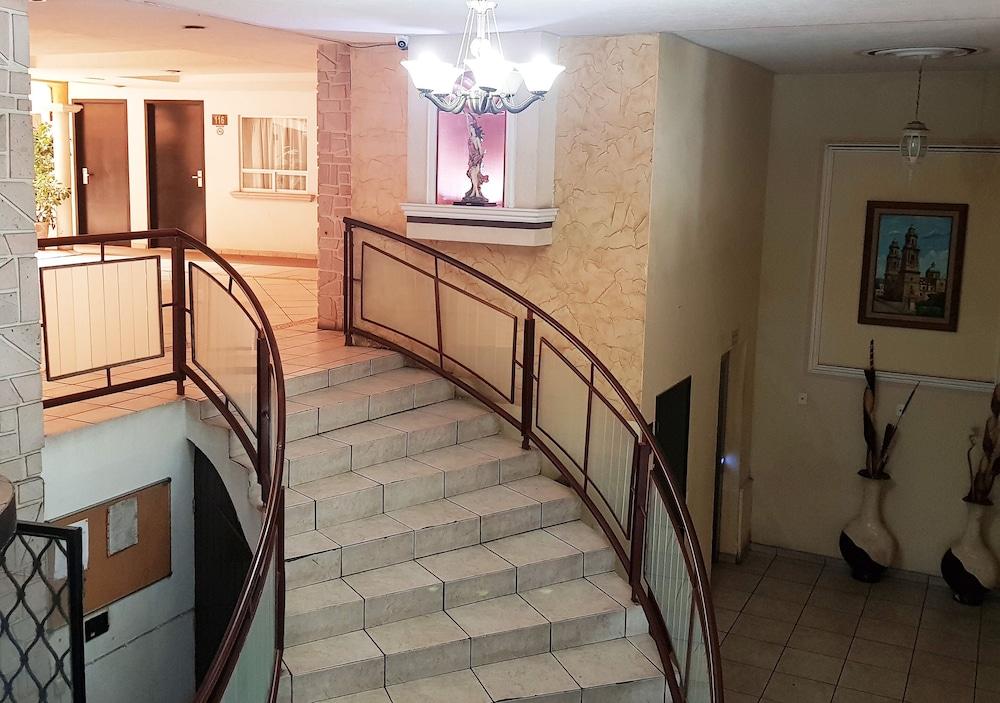 Capital O Hotel Victoria Морелия Екстериор снимка