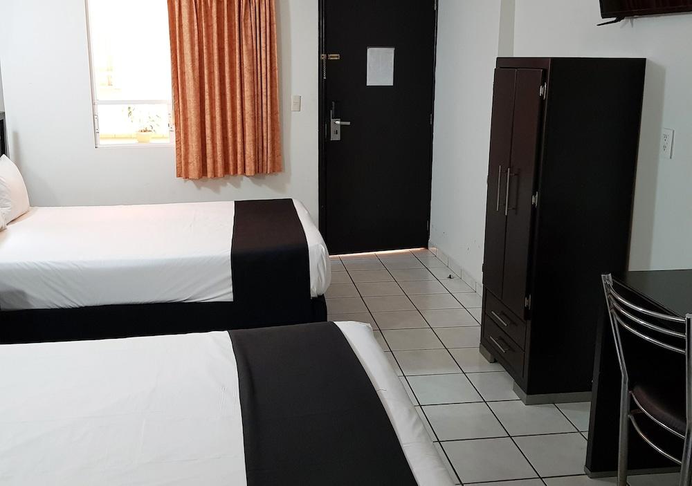 Capital O Hotel Victoria Морелия Екстериор снимка