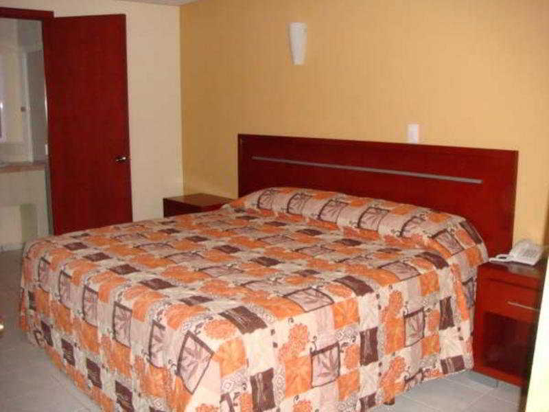 Capital O Hotel Victoria Морелия Екстериор снимка