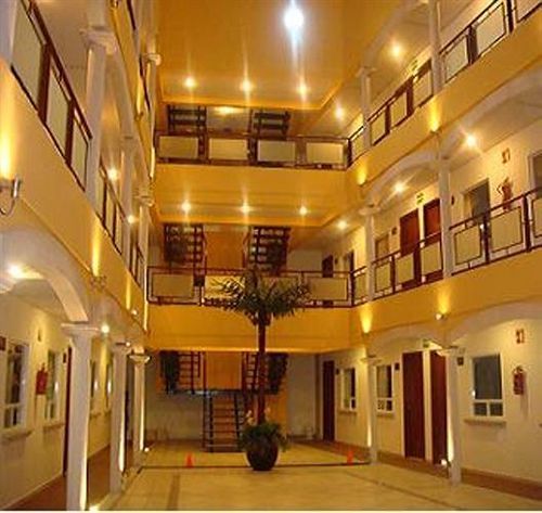 Capital O Hotel Victoria Морелия Екстериор снимка