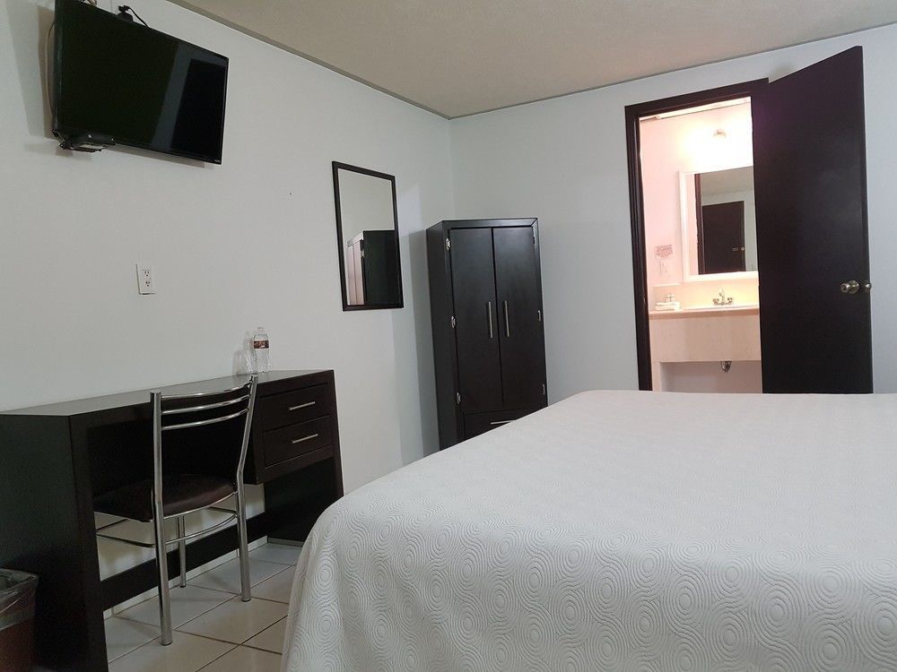 Capital O Hotel Victoria Морелия Екстериор снимка