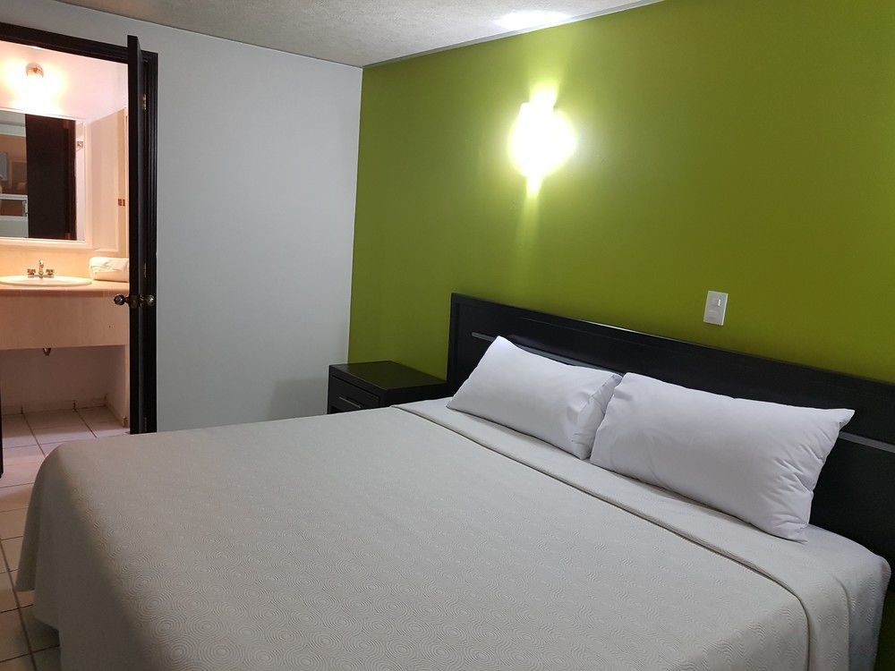 Capital O Hotel Victoria Морелия Екстериор снимка